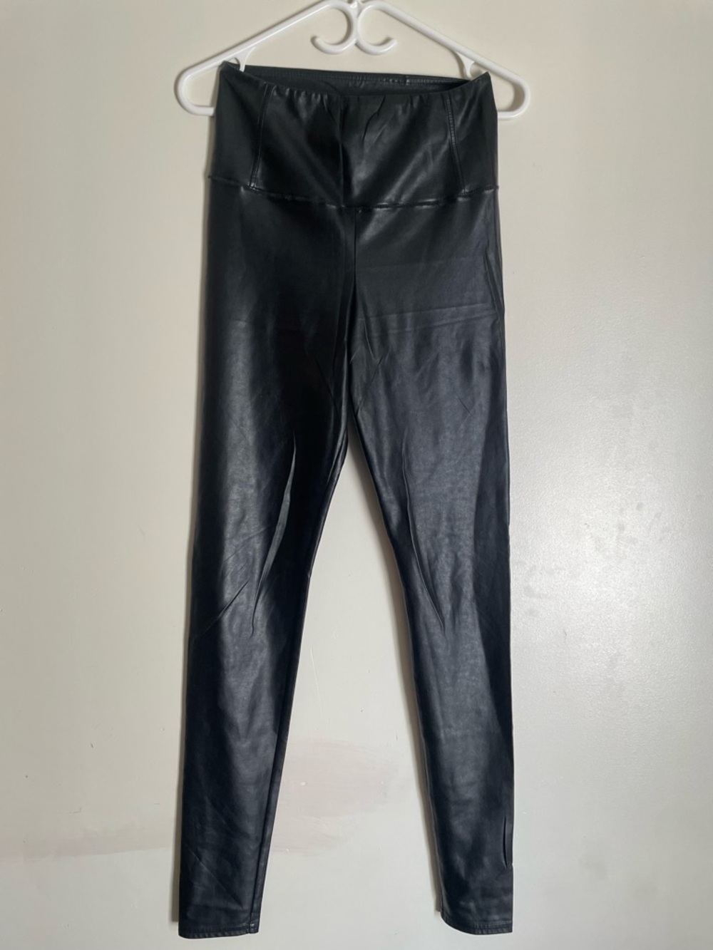 Aritzia Wilfred Daria Women's Black Faux Leather Pants SIZE M - Picture 6 of 7